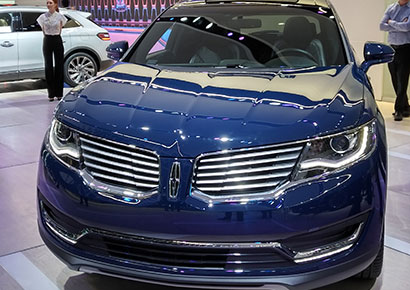 Lincoln MKX with 2.7L V6 SinterCast-CGI petrol engine.